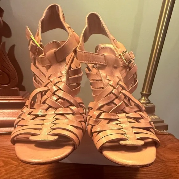 Tory Burch Nadia Huarache Leather Sandal Royal Tan Size 9.5 MSRP $325 - Picture 12 of 12